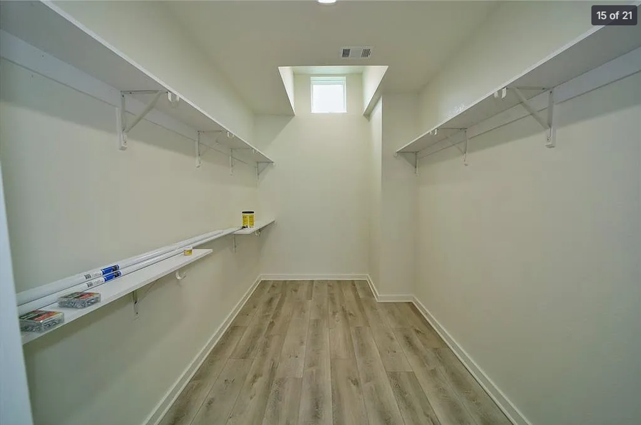 313 College Ave - Photo 3 of 50