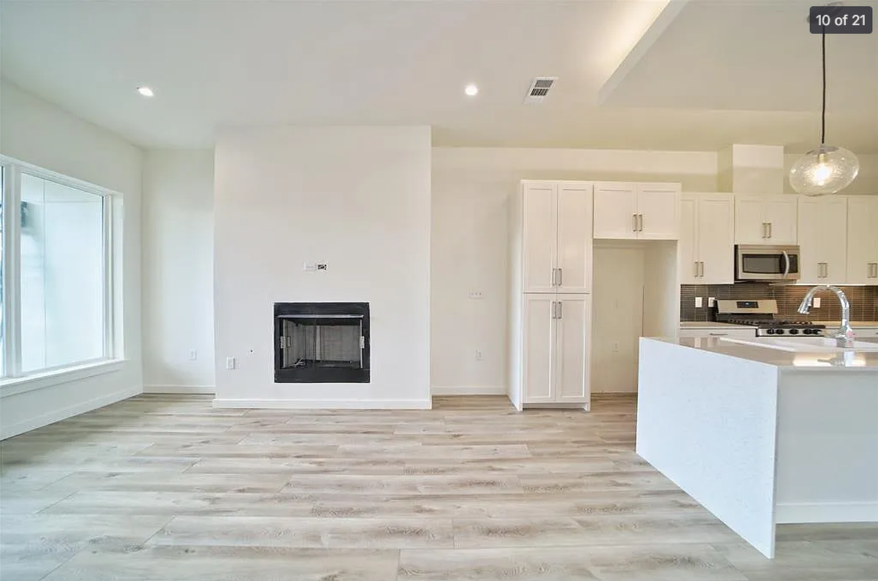 313 College Ave - Photo 4 of 50