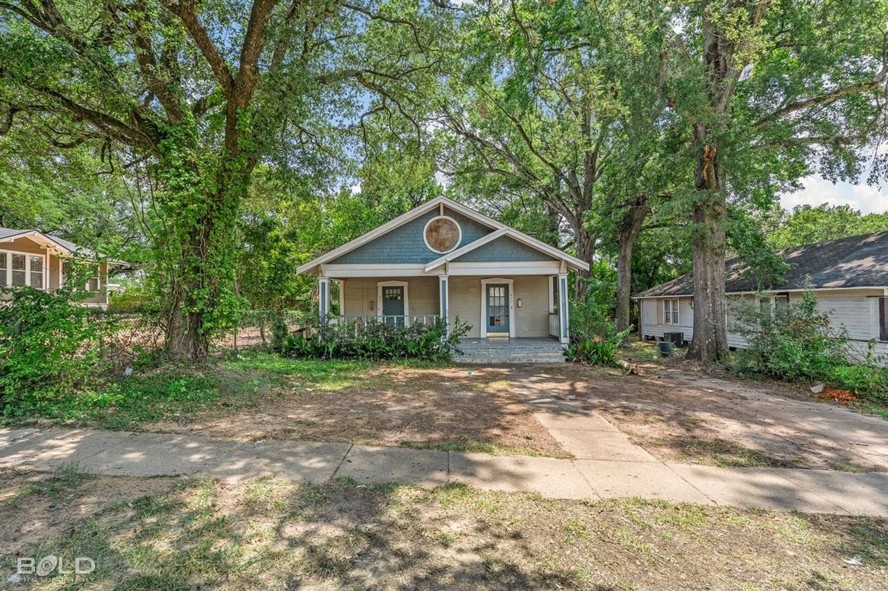 409 Rutherford St - Photo 2 of 10