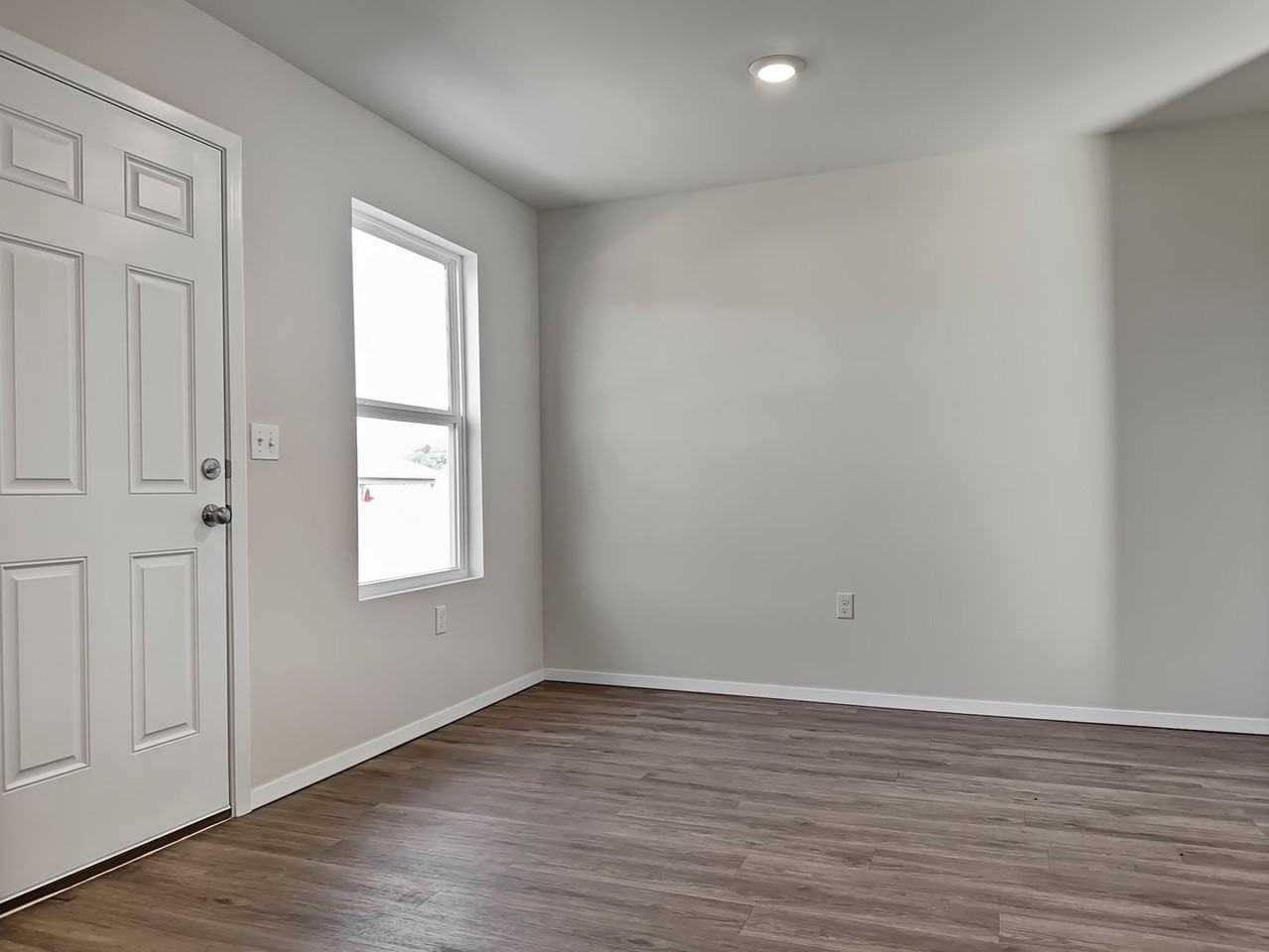 8129 Sunflower Way - Photo 2 of 18