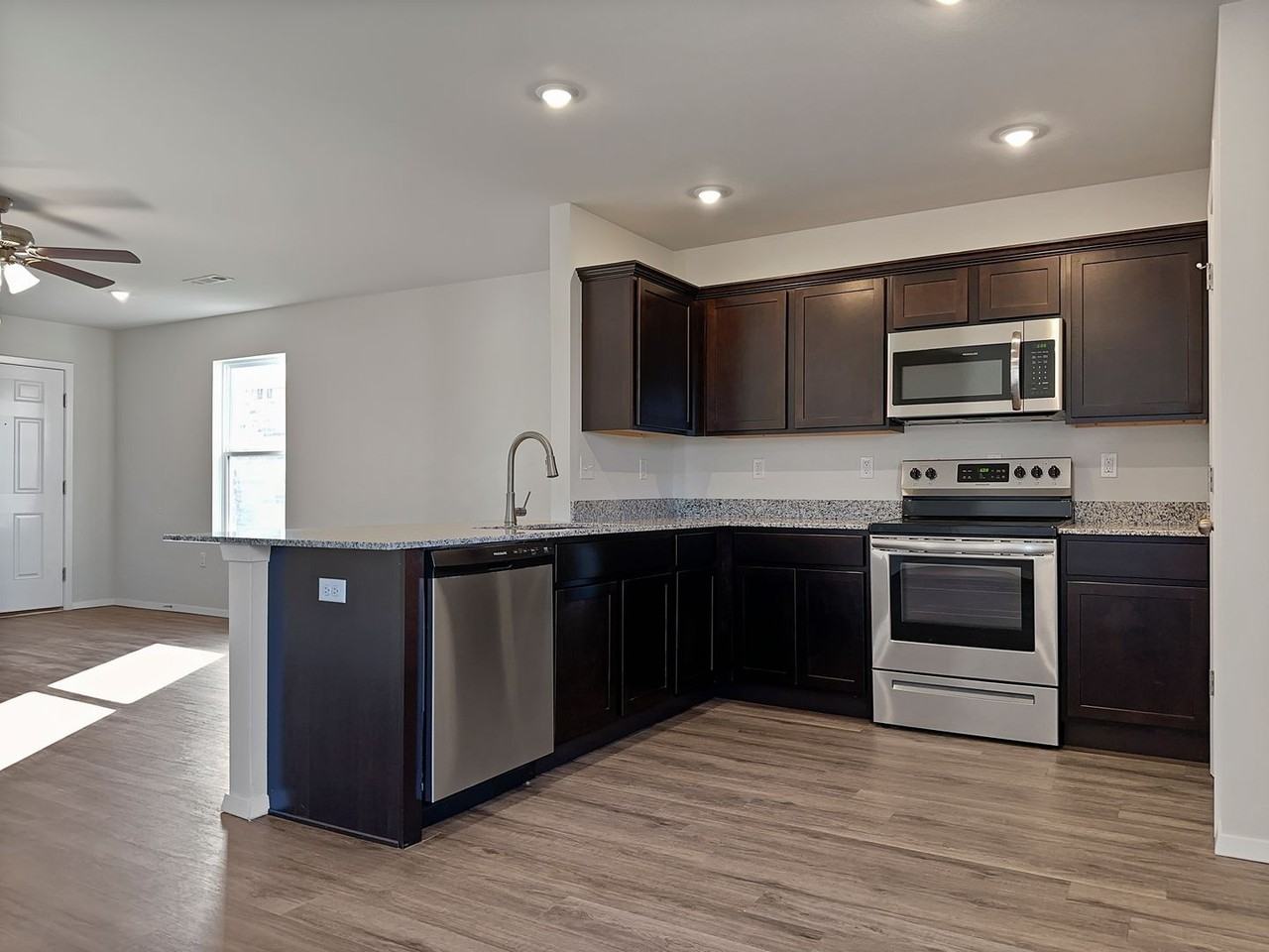 8129 Sunflower Way - Photo 6 of 18