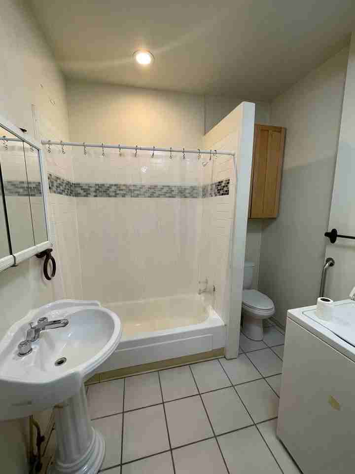 207 Midway Ave #4 - Photo 4 of 5