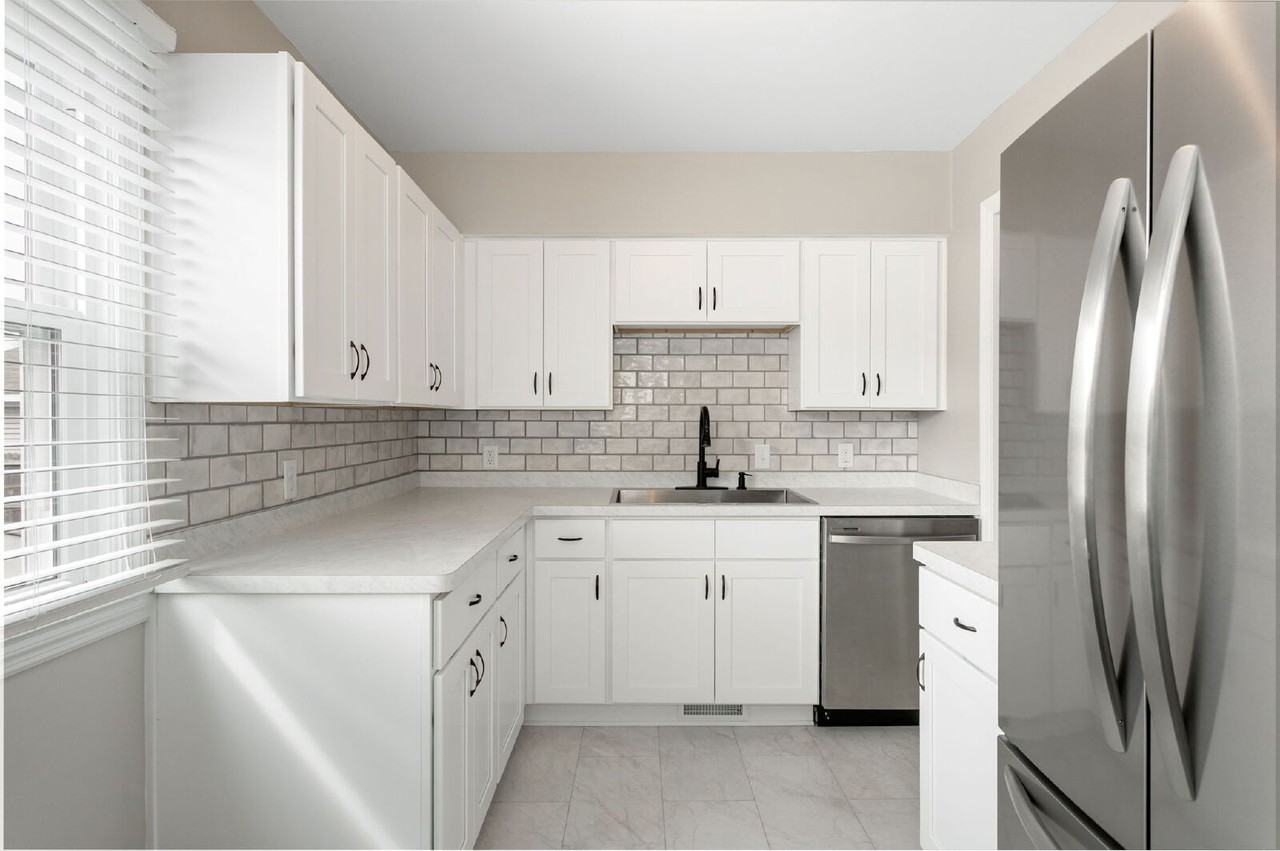 410 W Angela Blvd - Photo 7 of 20