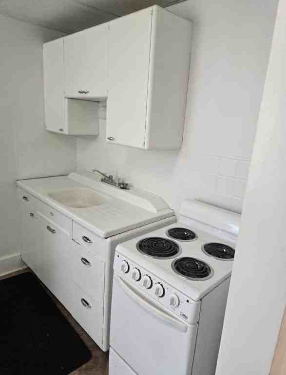 2426 S Galena Ave - Photo 4 of 6