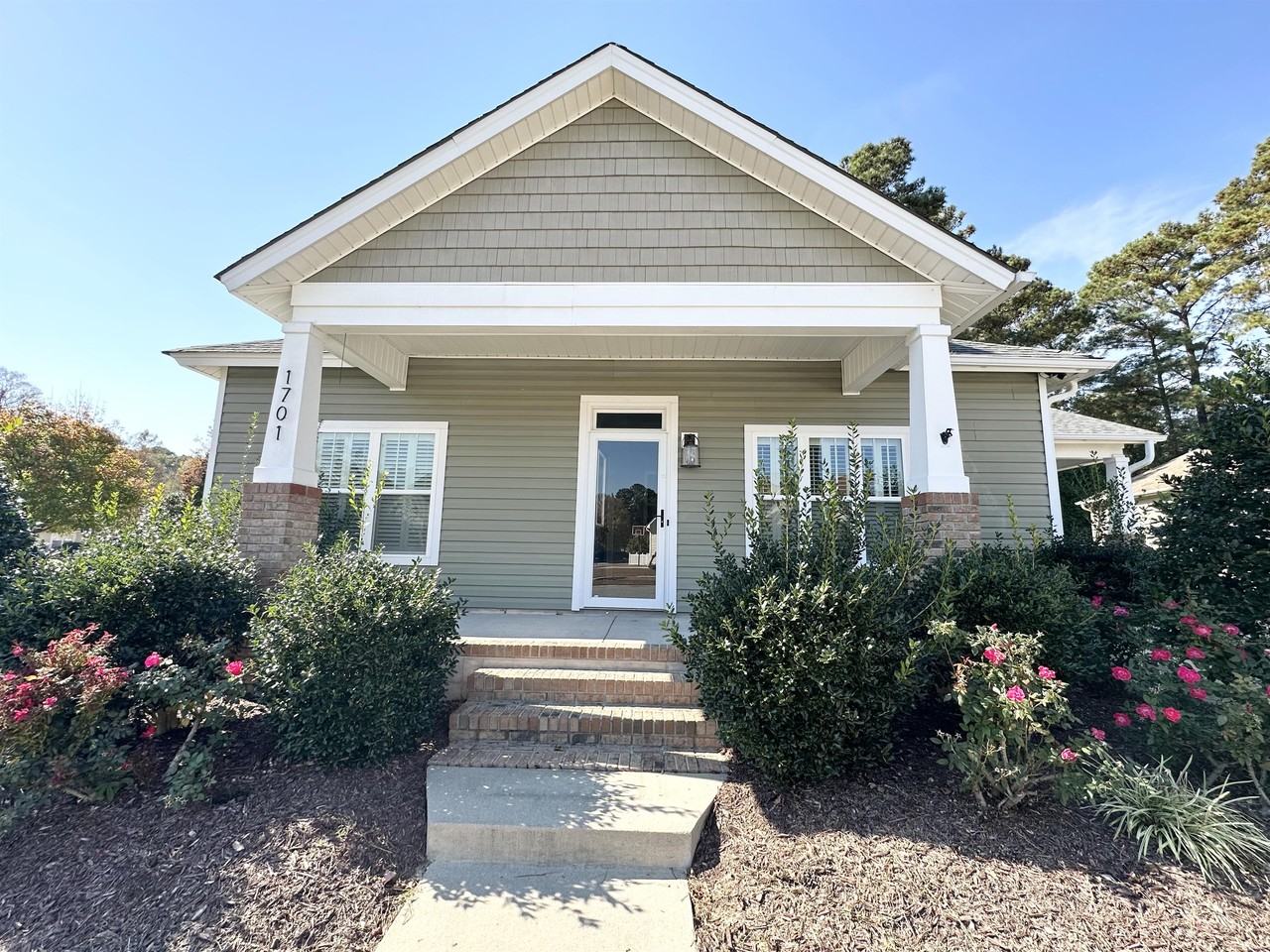 1701 Sassafras Ct - Photo 2 of 19