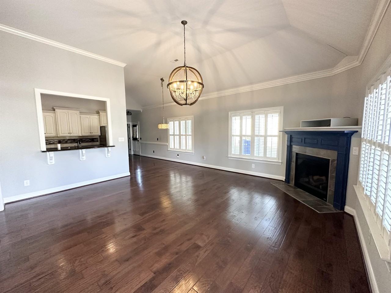 1701 Sassafras Ct - Photo 4 of 19