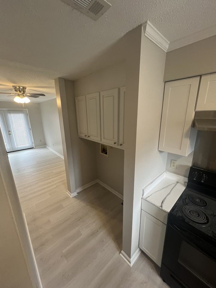 716A Verdant Dr #1 - Photo 2 of 25