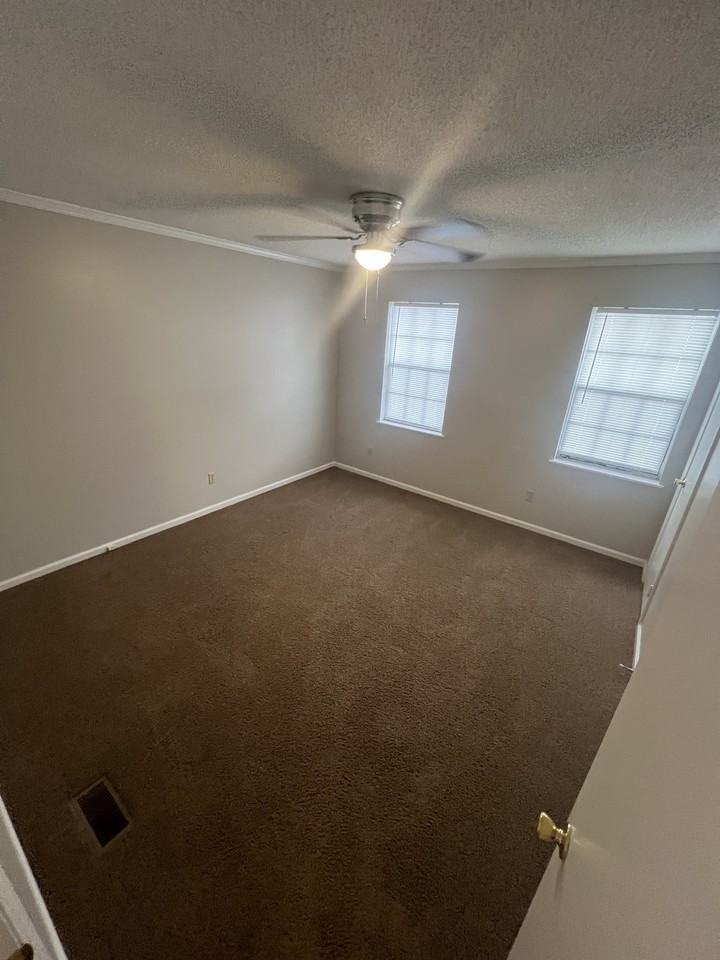 716A Verdant Dr #1 - Photo 6 of 25