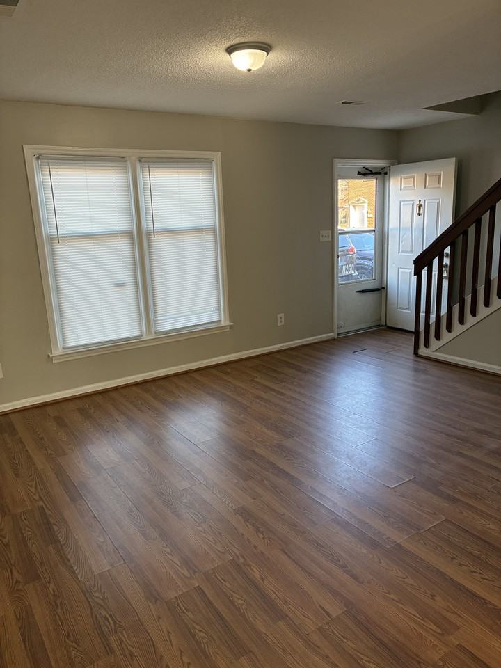 114 Concord Dr Apt B #1 - Photo 4 of 36