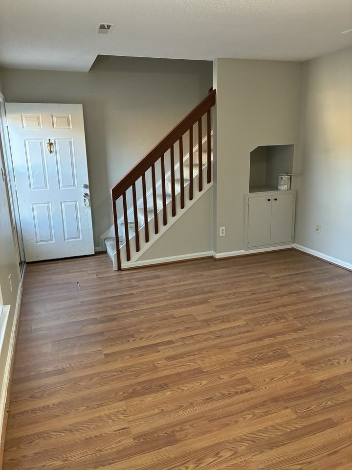 114 Concord Dr Apt B #1 - Photo 5 of 36