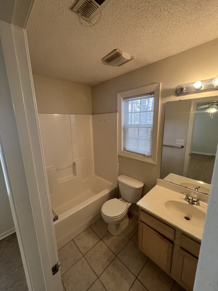 2910 Eastridge Ct - Photo 7 of 12