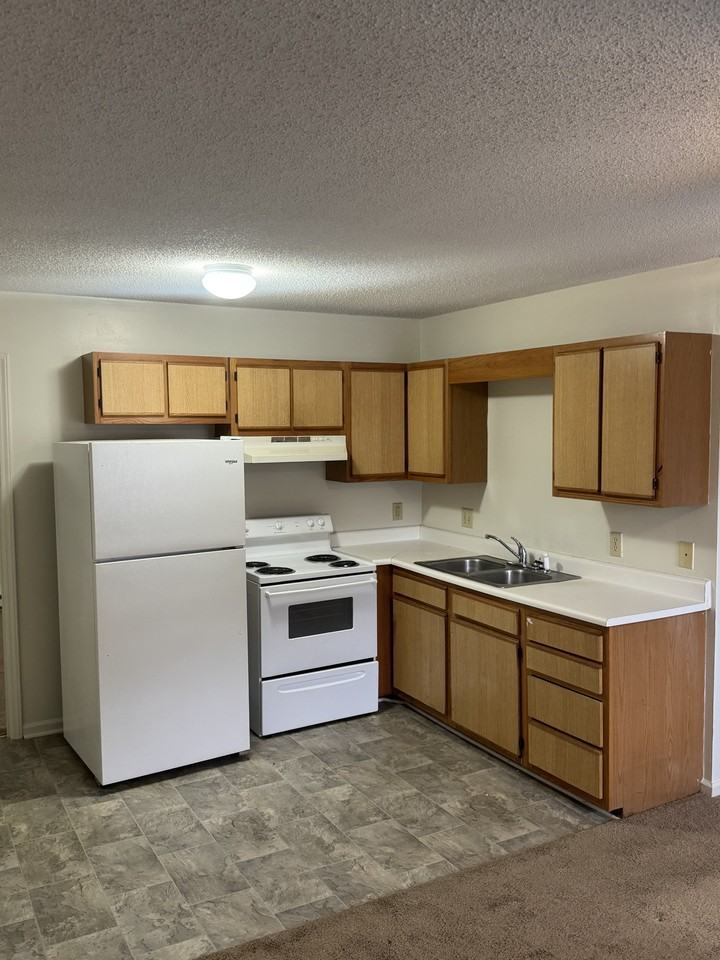 712 Patton Cir #33 - Photo 2 of 6