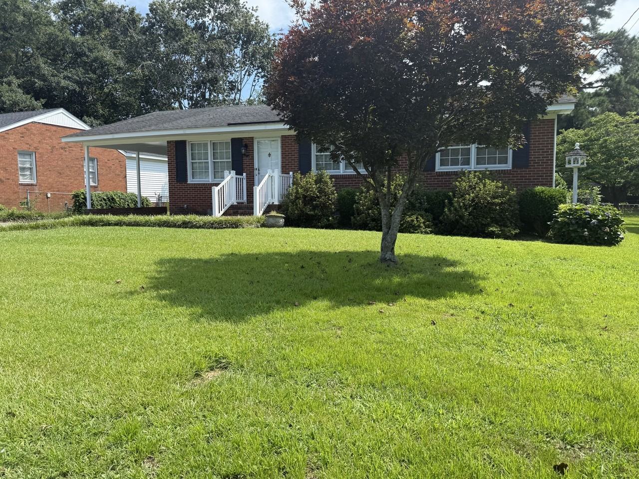 2804 Crockett Dr - Photo 3 of 6