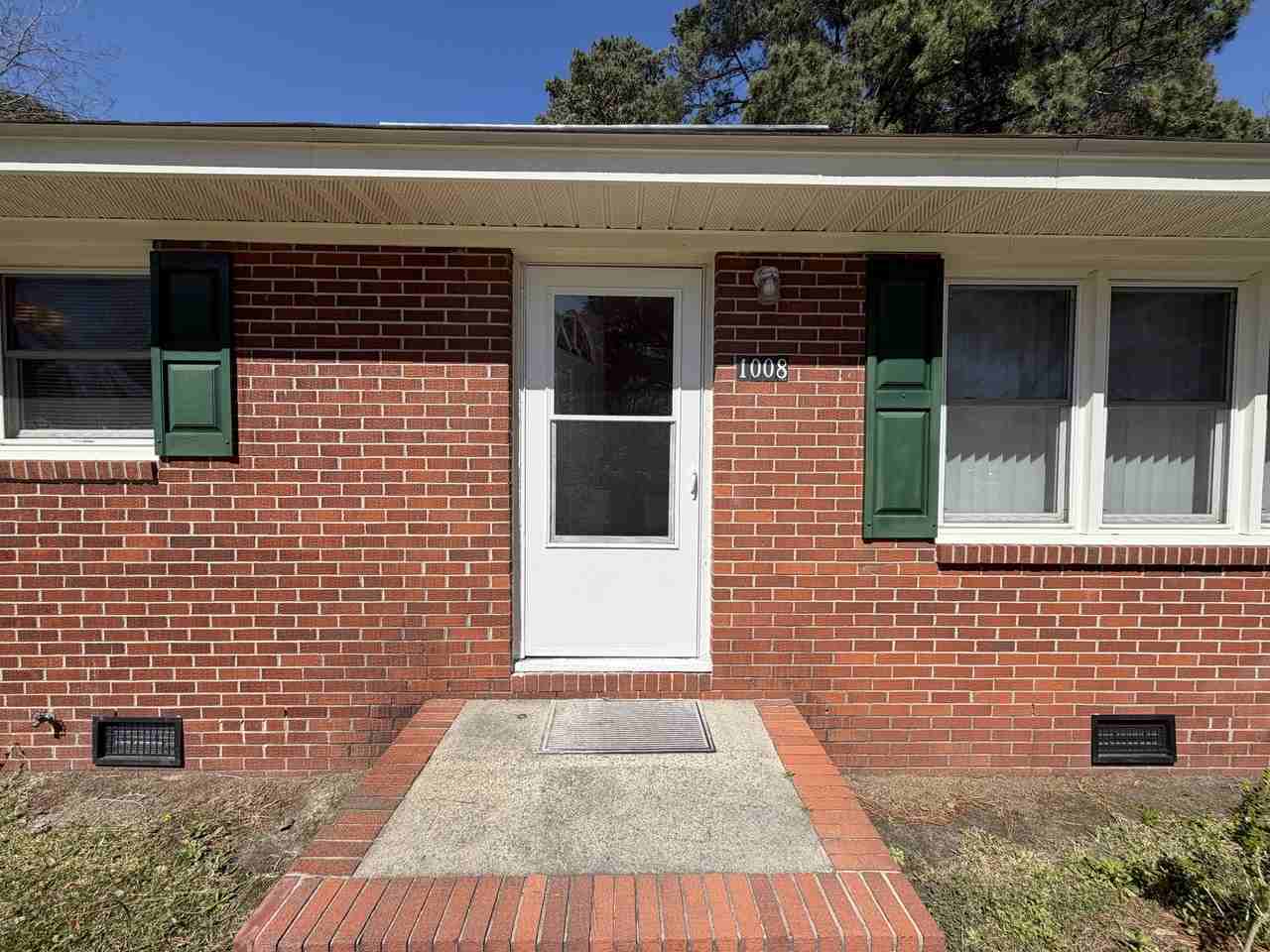 1008 W Arlington Blvd - Photo 3 of 37