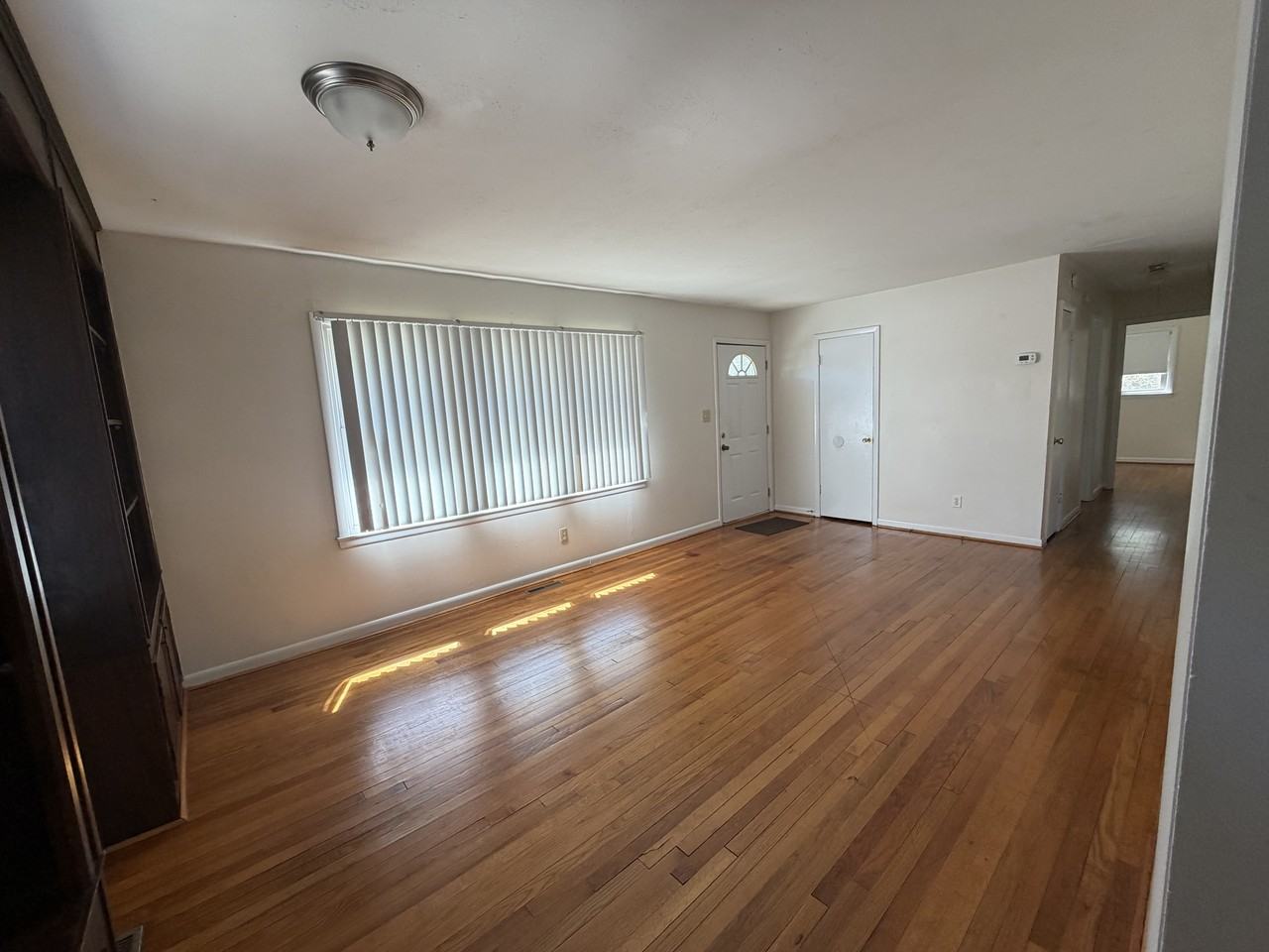 1008 W Arlington Blvd - Photo 5 of 37