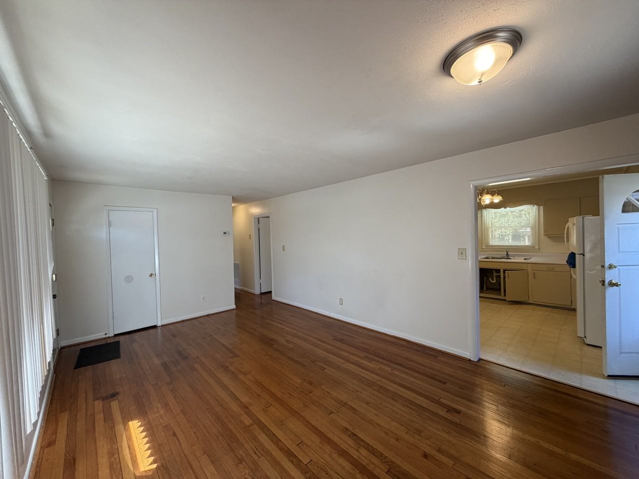 1008 W Arlington Blvd - Photo 6 of 37