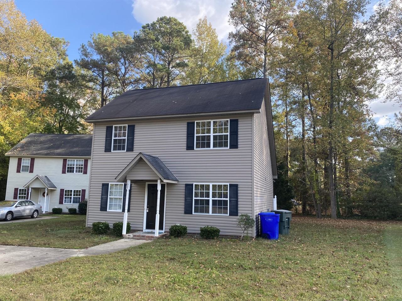 107 Stratford Rd - Photo 2 of 16