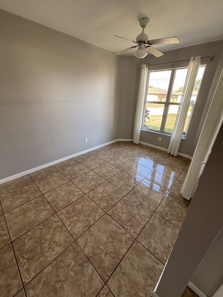 4334 Sw 7th Pl #4334 - Photo 4 of 23