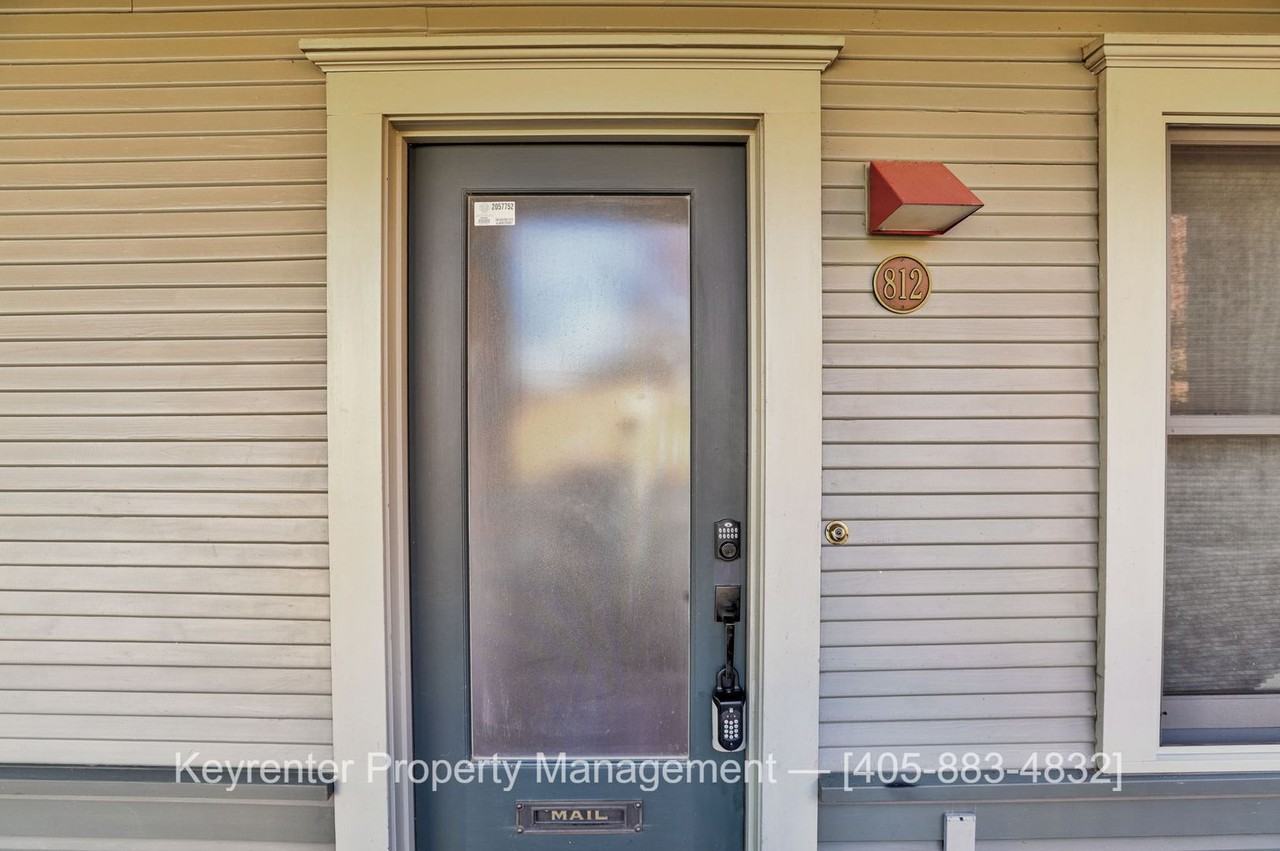 812 Nw 7th St - Photo 2 of 47
