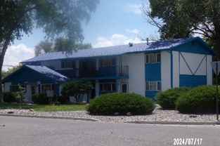 400 S Pythian Ave - Photo 1 of 1