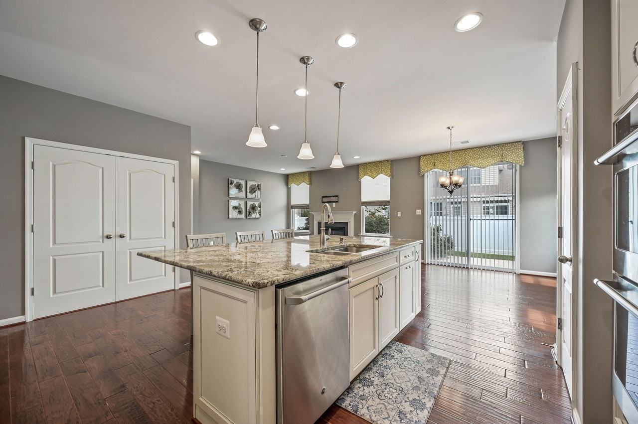 16 Fuji Ct #1 - Photo 4 of 12