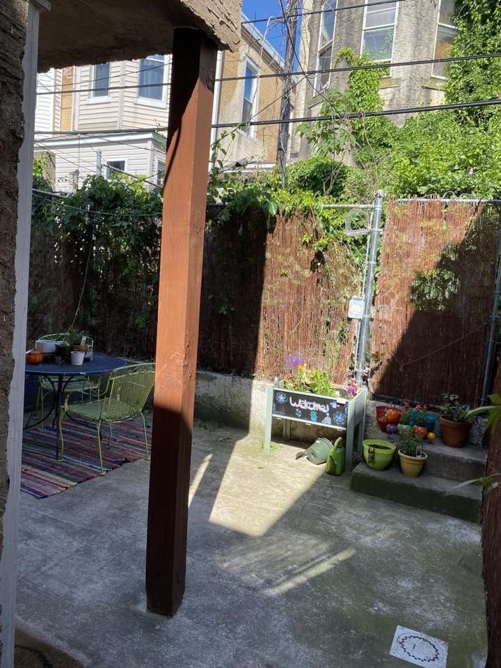 1425 N Hollywood St #NA - Photo 3 of 17