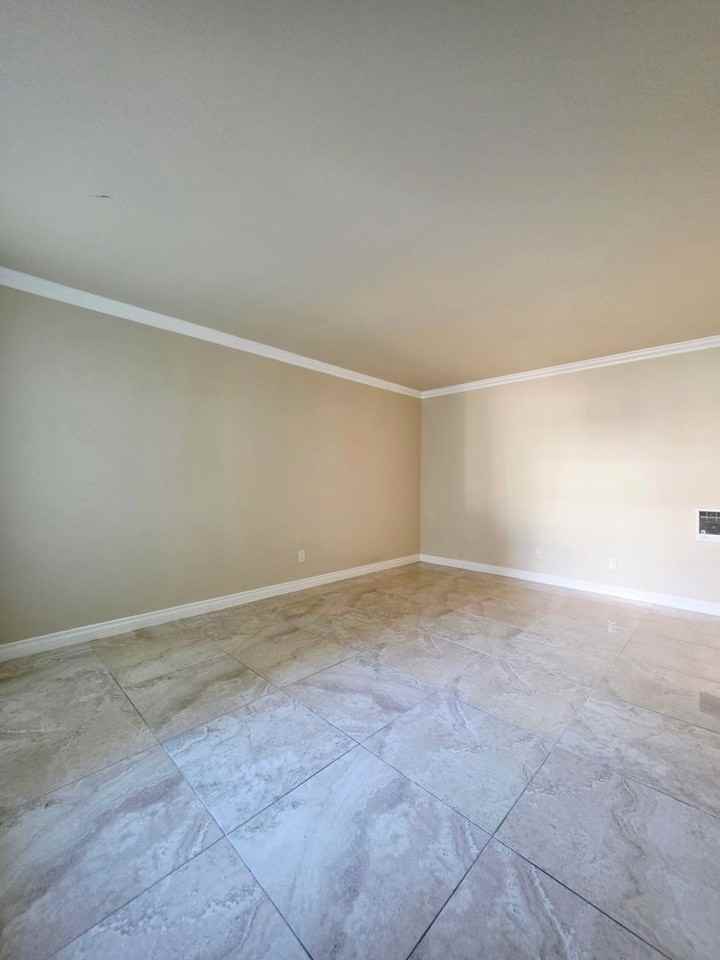 615 9th St - Photo 4 of 20