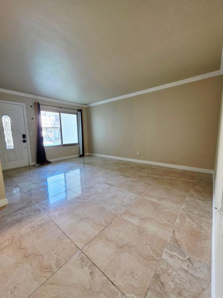 615 9th St - Photo 6 of 20