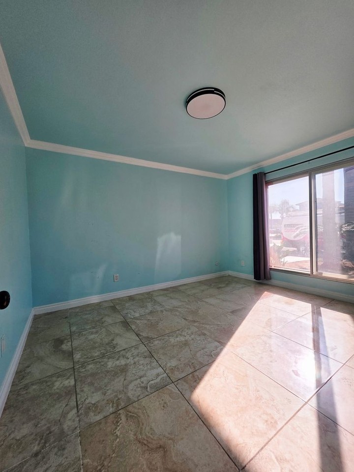 615 9th St - Photo 5 of 20