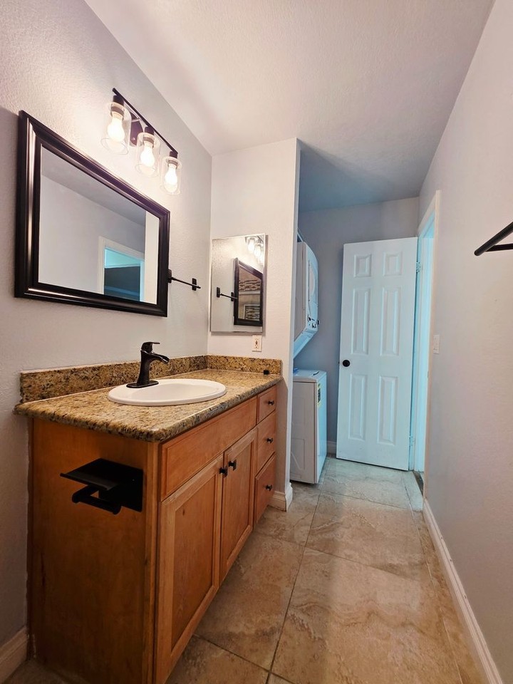 615 9th St - Photo 7 of 20