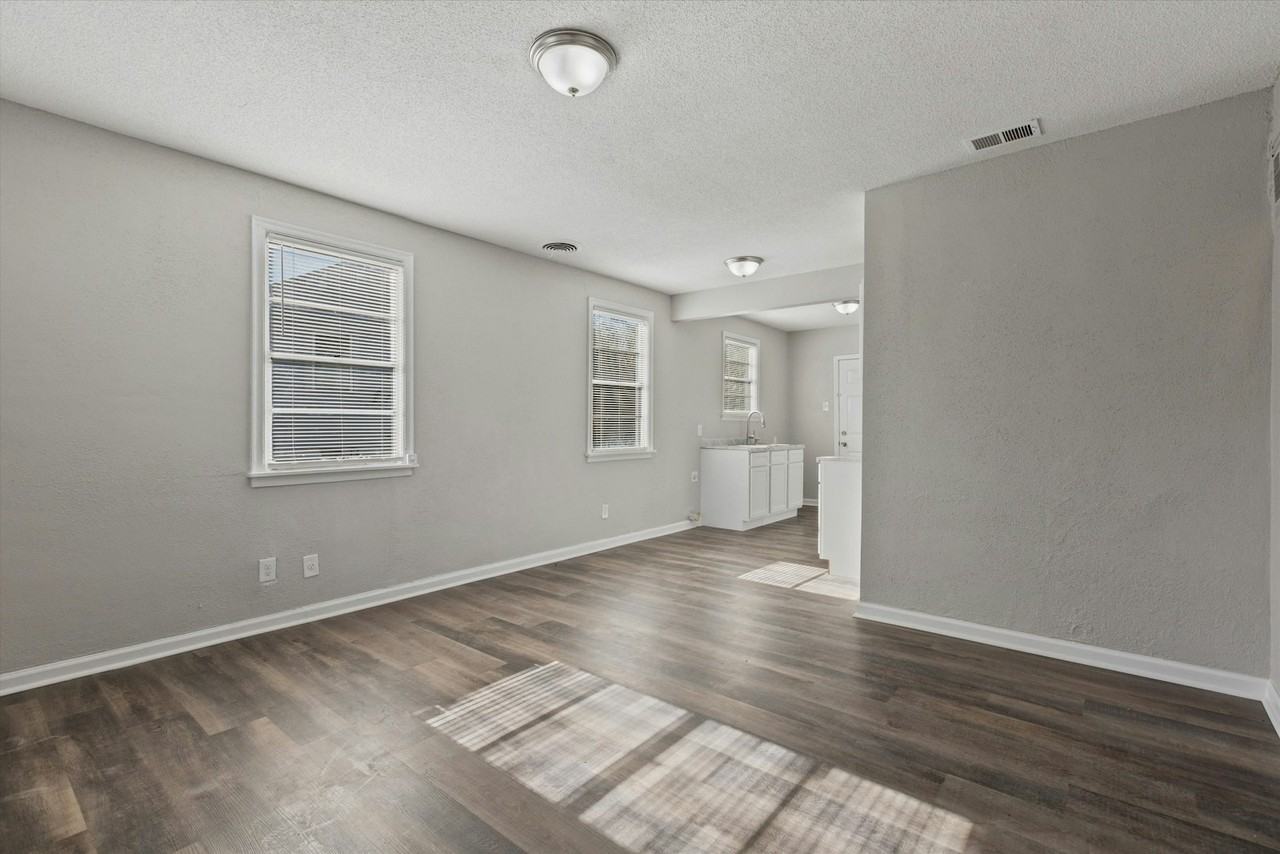 1779 Preston Street - Photo 4 of 9