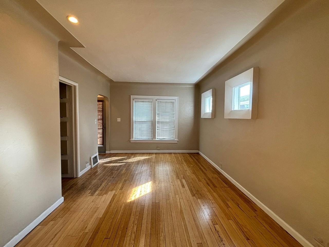 215 East Woodland Street - Photo 2 of 15