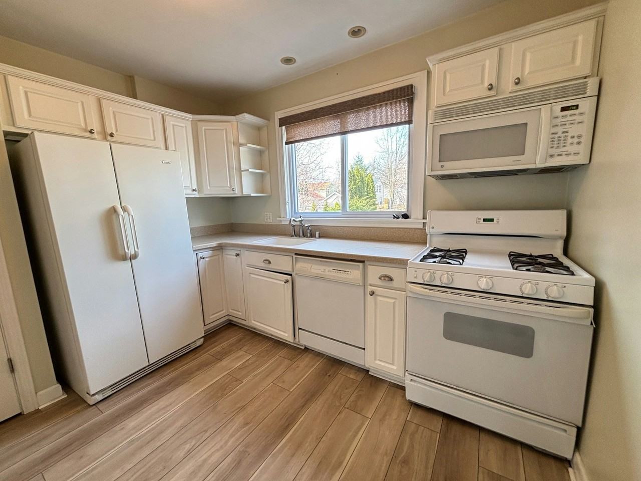 215 East Woodland Street - Photo 6 of 15