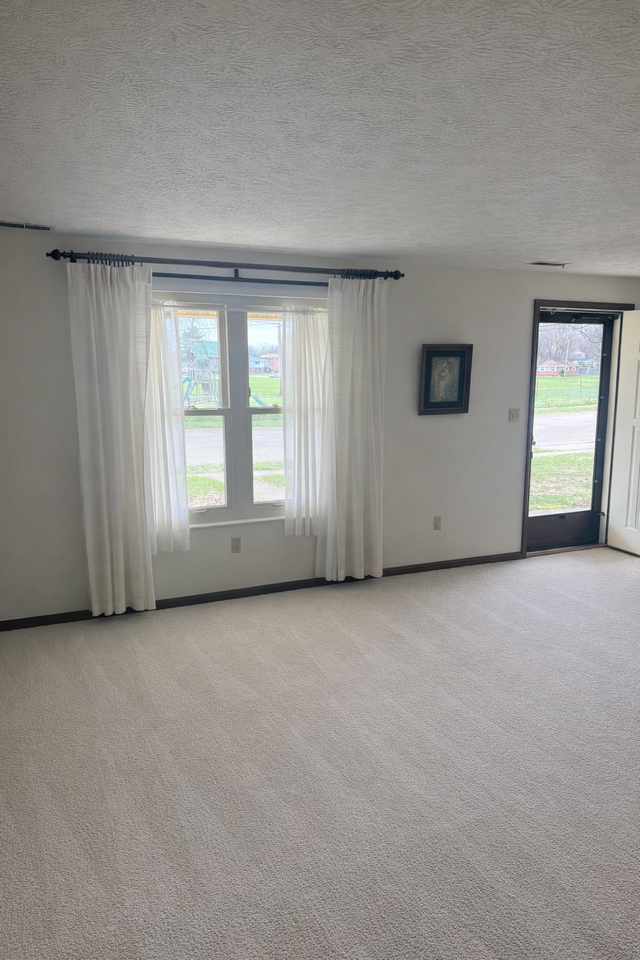 559 North Monroe Drive - Photo 3 of 7