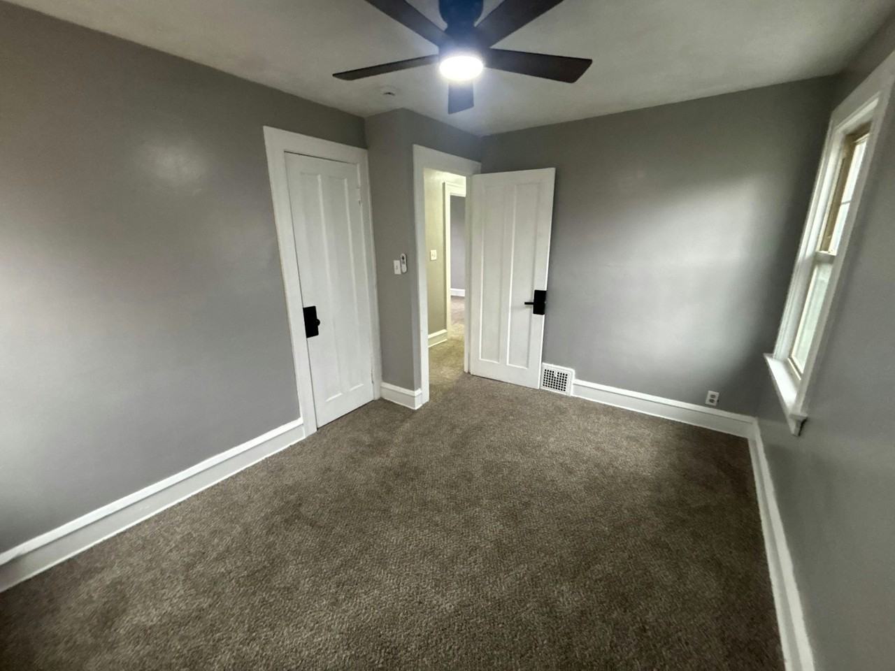 2111 Goodnor Road - Photo 5 of 11