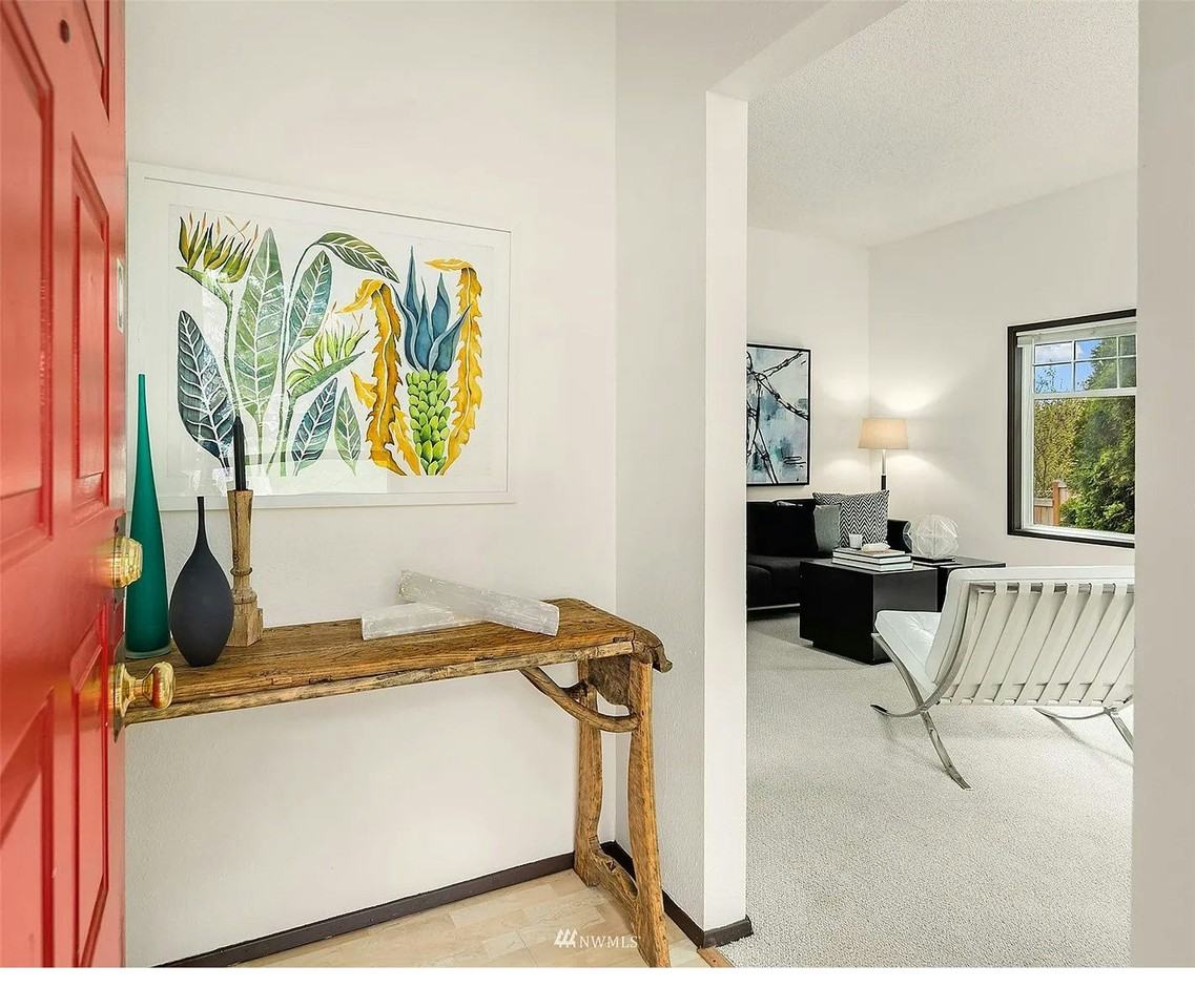 322 24th Avenue East, Unit C - Photo 2 of 12