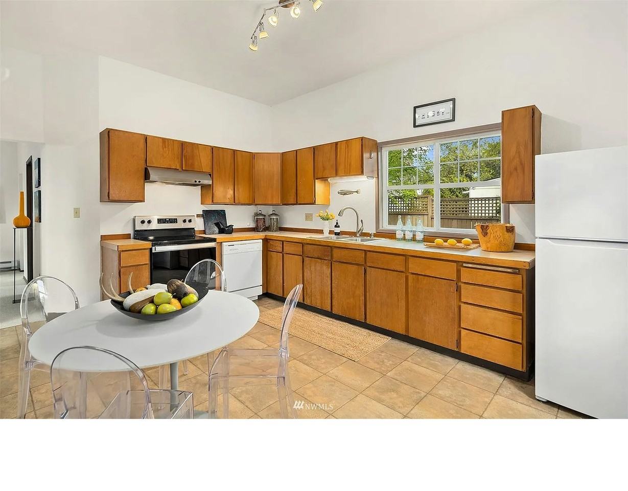 322 24th Avenue East, Unit C - Photo 5 of 12