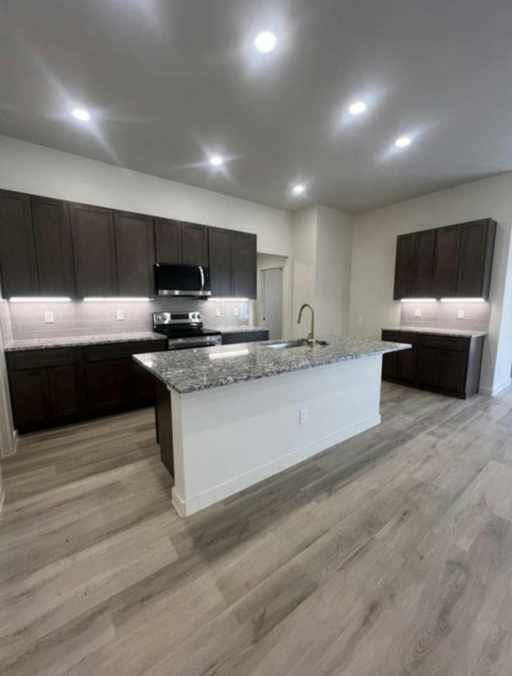 13815 Gary Avenue - Photo 2 of 14