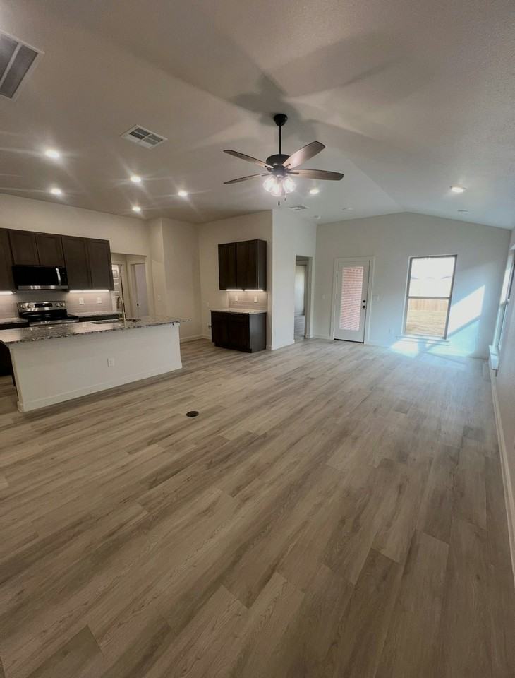 13815 Gary Avenue - Photo 3 of 14