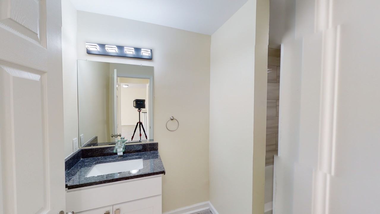 300 BroadwayApt D7 #D7 - Photo 6 of 11