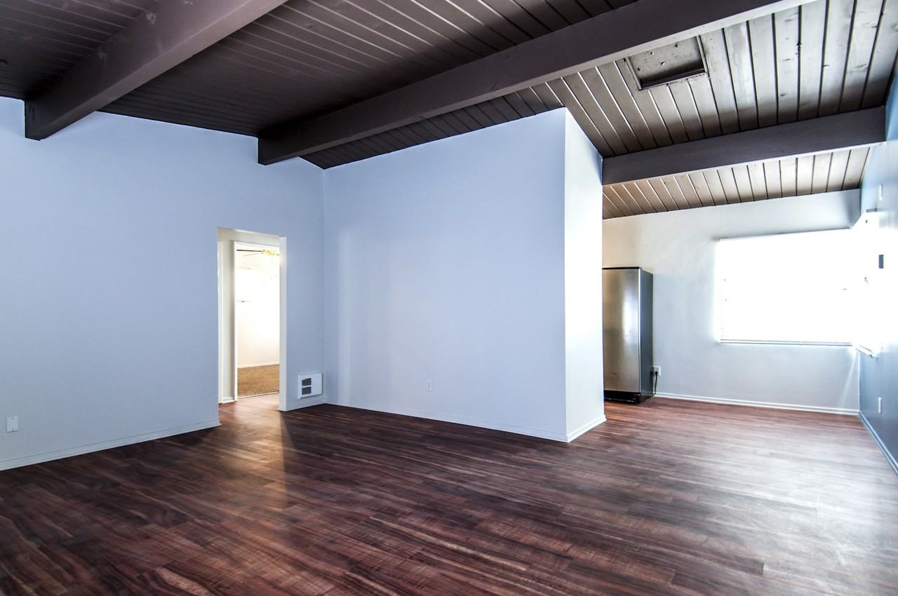 72458 Sunnyslope Drive - Photo 3 of 11