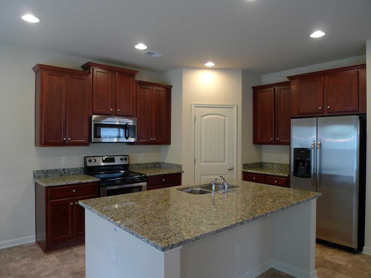 3135 Englewood Dr #1 - Photo 4 of 8