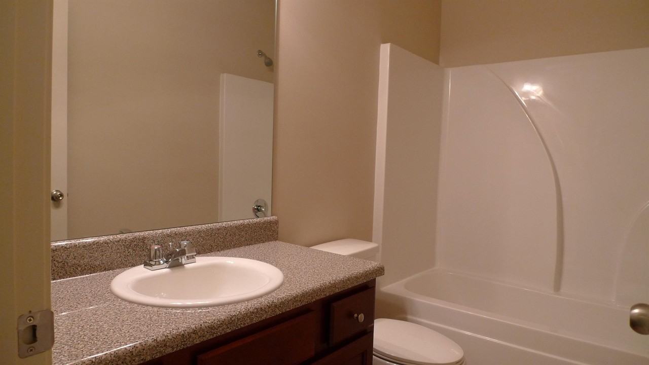 3135 Englewood Dr #1 - Photo 6 of 8