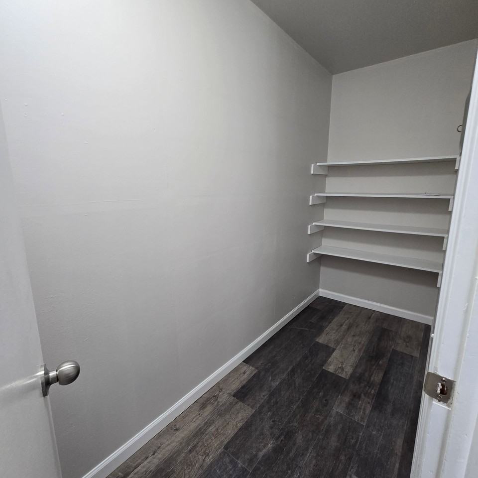 Lake Point Apartments - Photo 6 of 20