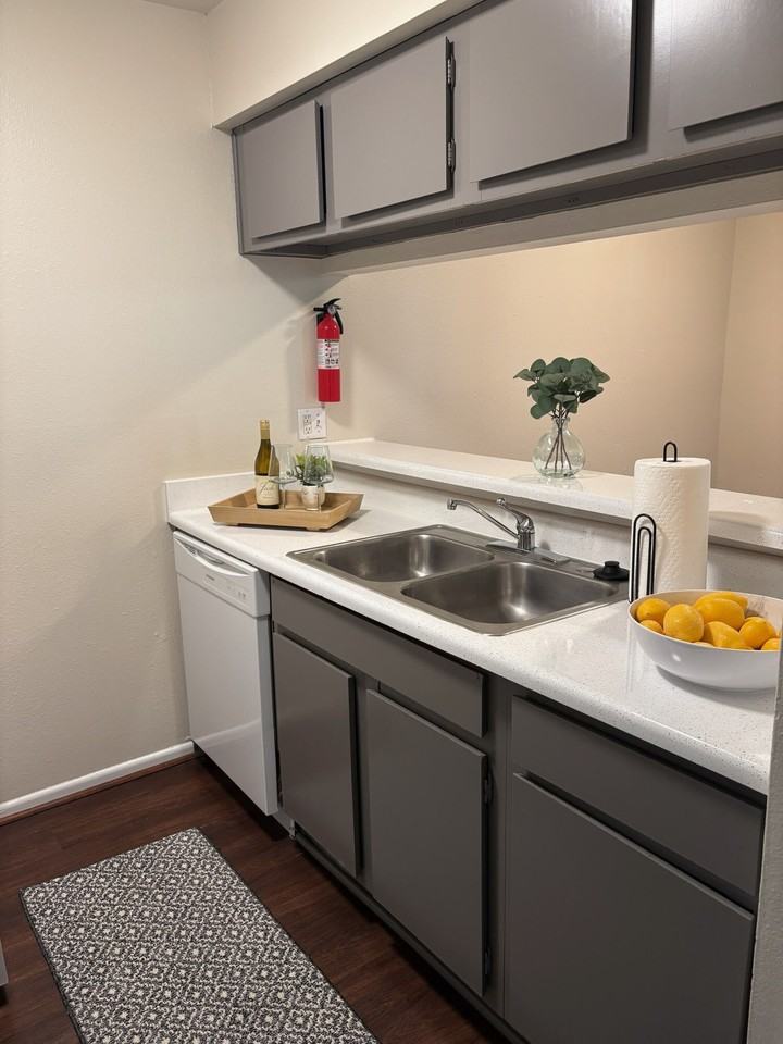 Parkwood Apartments - Photo 2 of 14