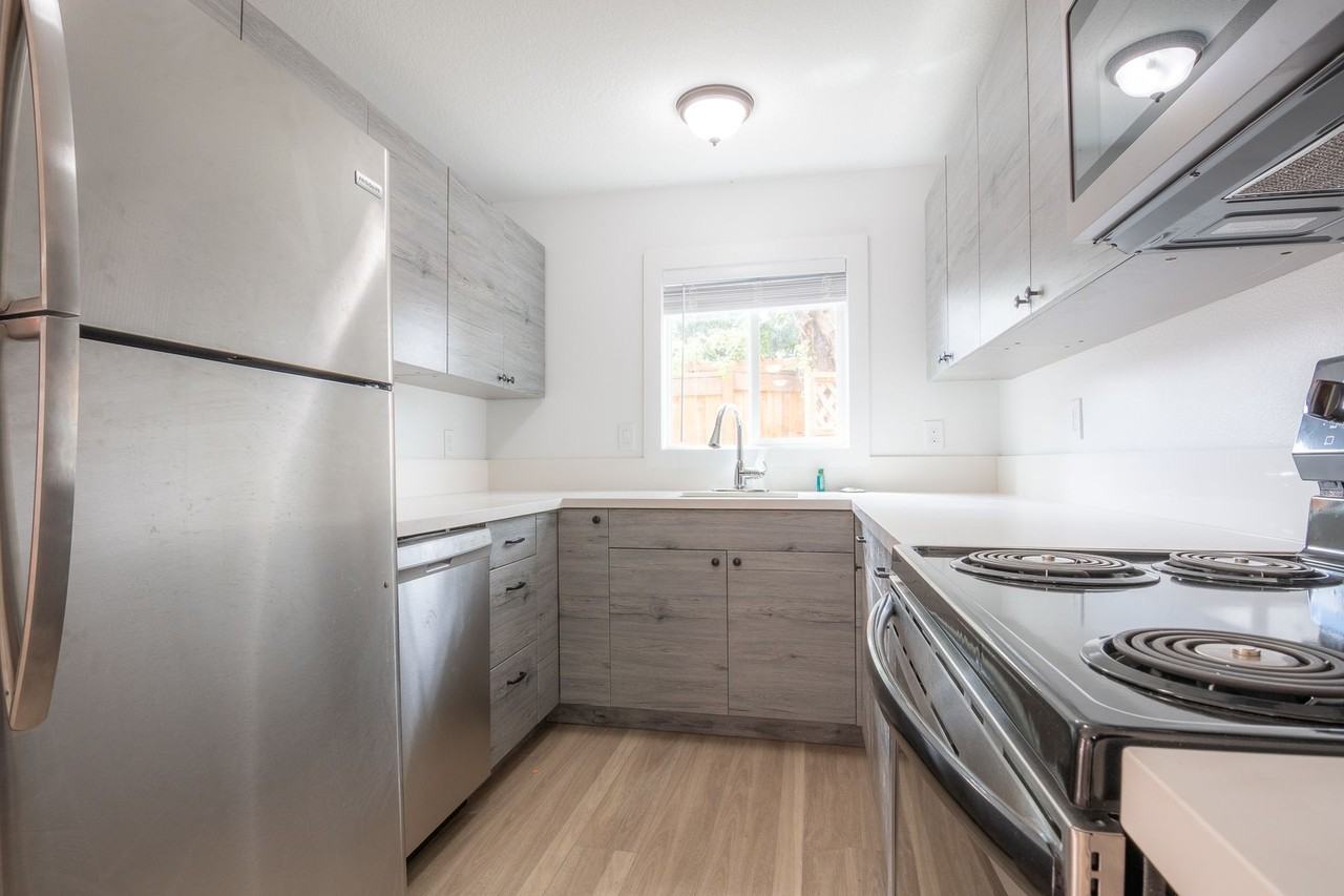4847 SE 65th Ave - Photo 2 of 10