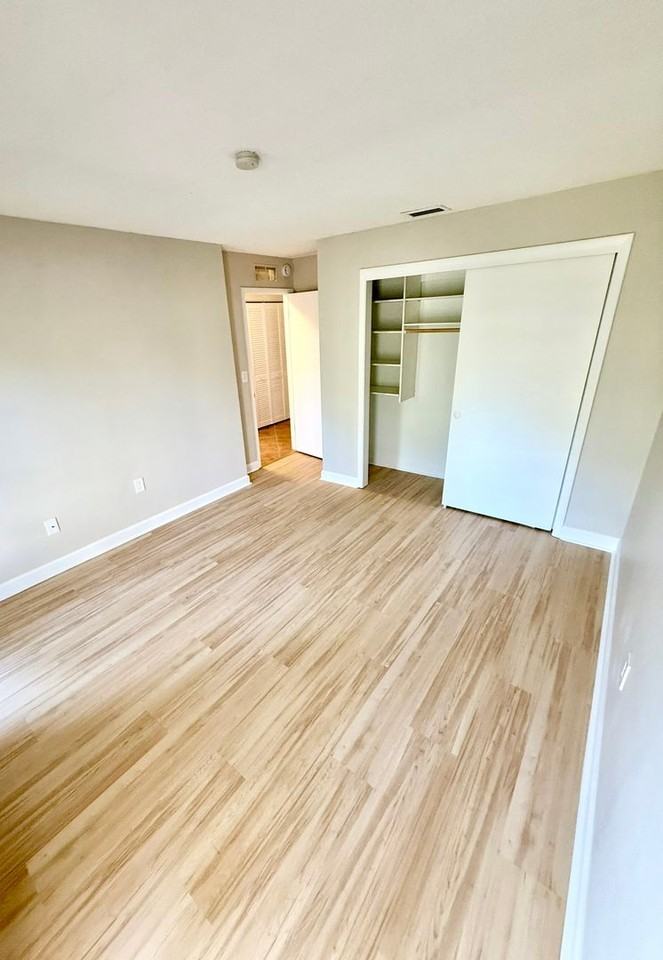 2396 Orangepointe Ave - Photo 2 of 23