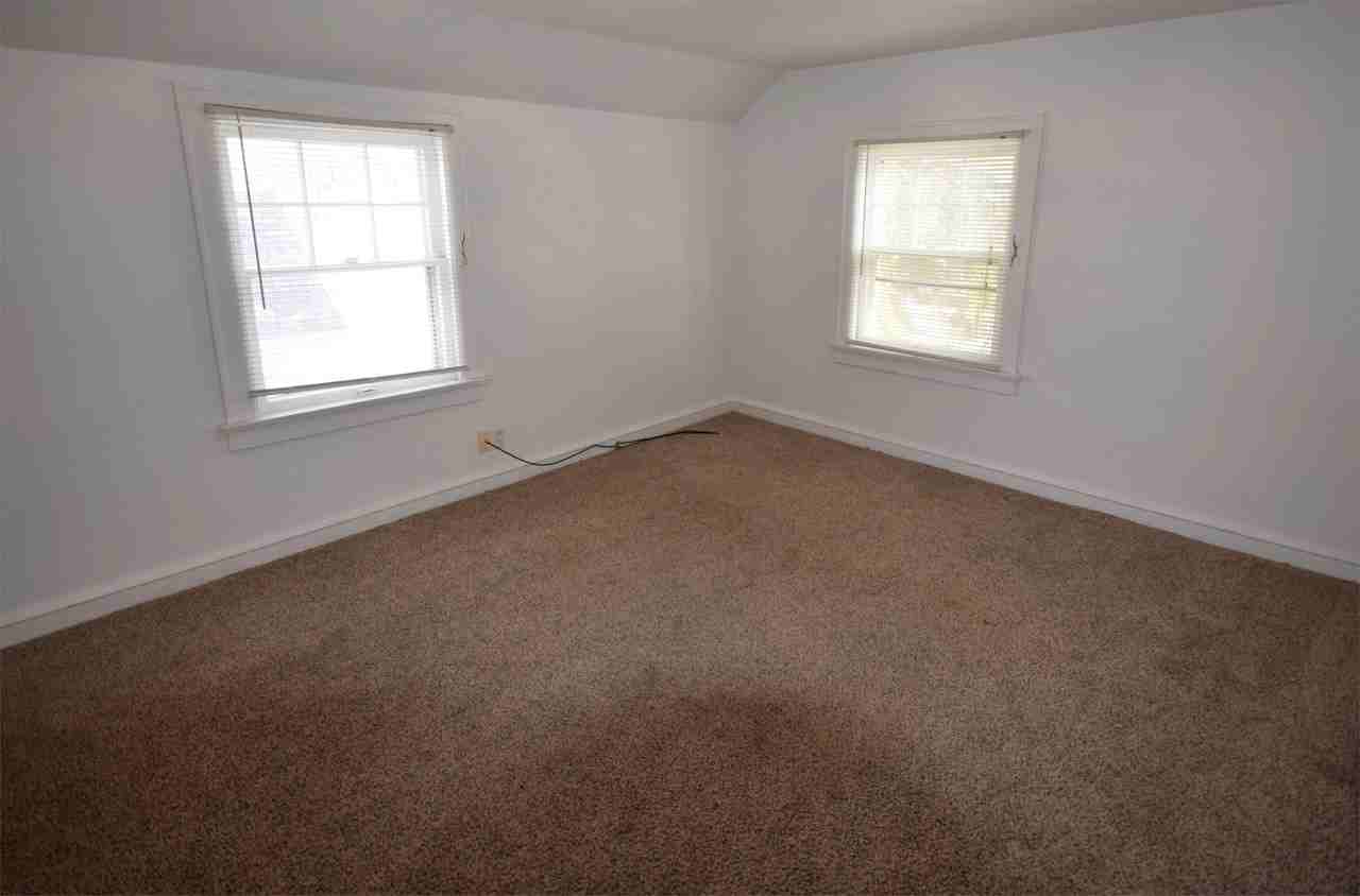 1346 West Commercial Street - Photo 4 of 18