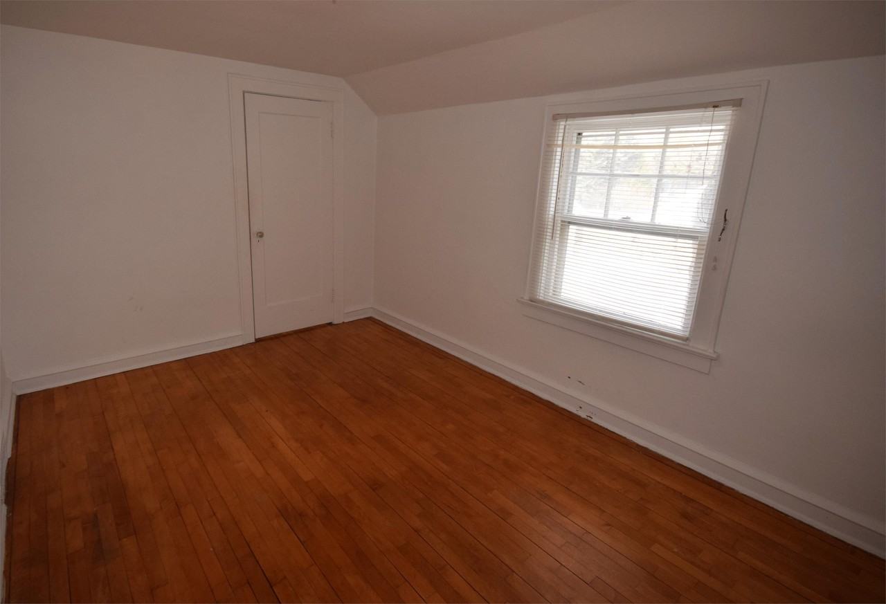 1346 West Commercial Street - Photo 7 of 18