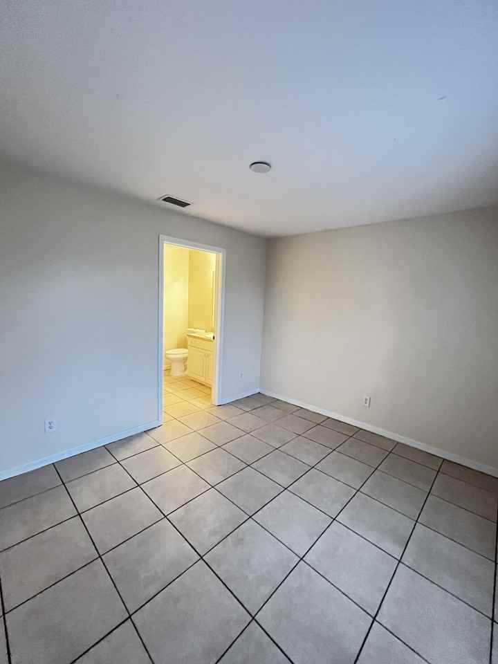 3202 61st Street West - Photo 6 of 13